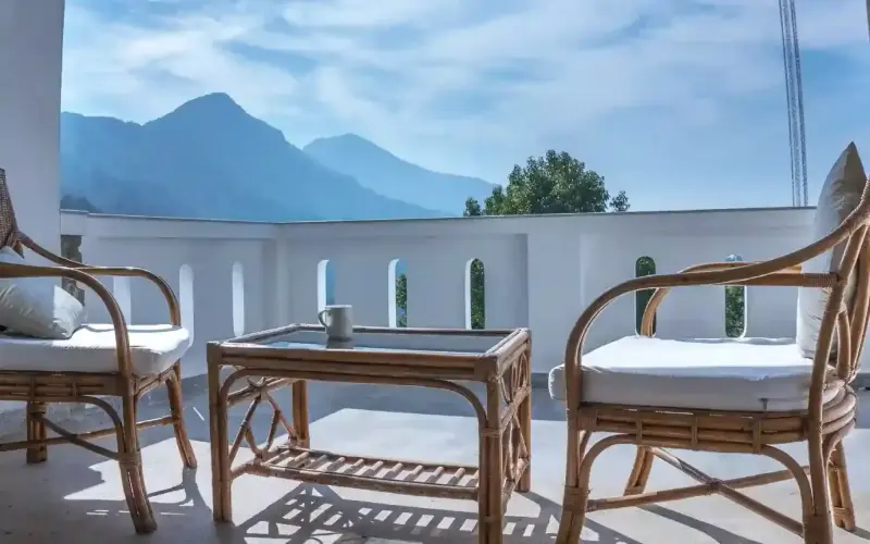 Windermere Estate, Munnar: Planters room balcony at Windermere Estate, Munnar